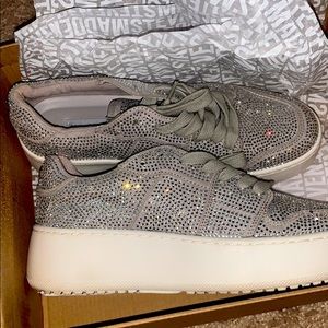 Like new Steve Madden Sneakers